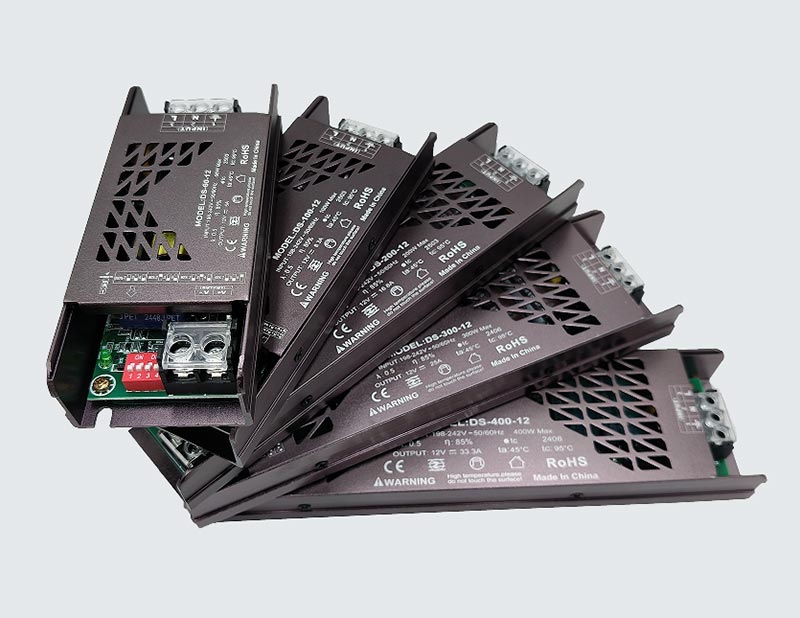 Bagaimana pita lampu LED dapat cocok dengan catu daya peralihan linier LED yang sesuai?